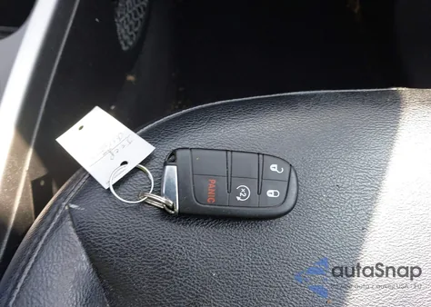 2018 Jeep Compass Latitude 4X4 из США, поврежденный, VIN 3C4NJDBB1JT191490